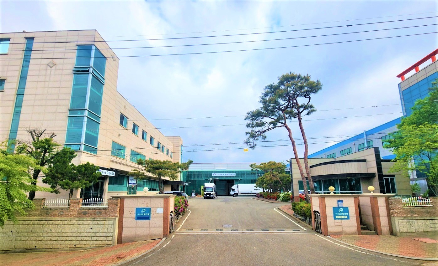 <strong>수출용 대형상자</strong> 및 <strong>중량물 포장재</strong> 제조전문기업